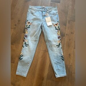 NWT Sandpiper Embroidered Floral Women Jeans